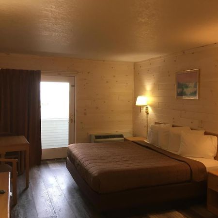 Great Mackinaw Beachfront Hotel Mackinaw City Exterior foto